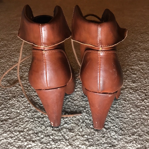 Adorable brown booties - Picture 4 of 4